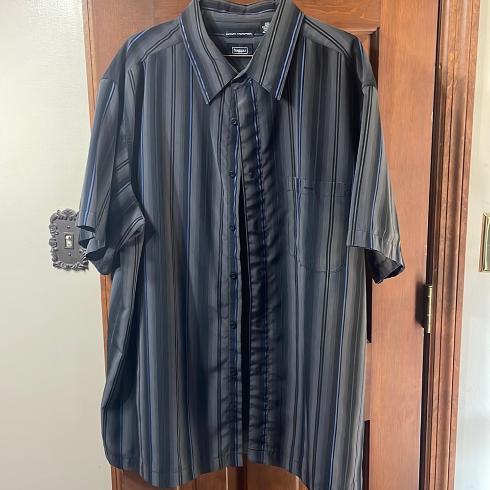** Haggar button down dress shirt. XXL. short sleeve dress shirt